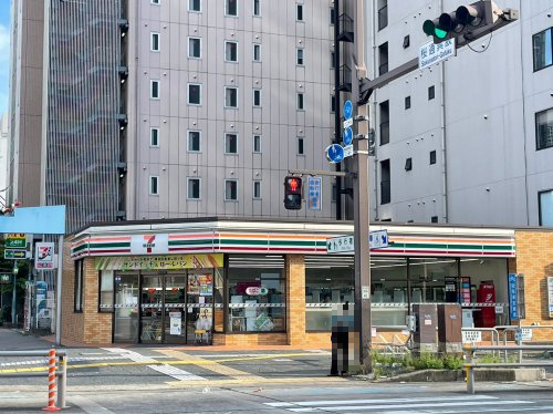 コンビニ　セブンイレブン 名古屋桜通呉服店（コンビニ）まで158m