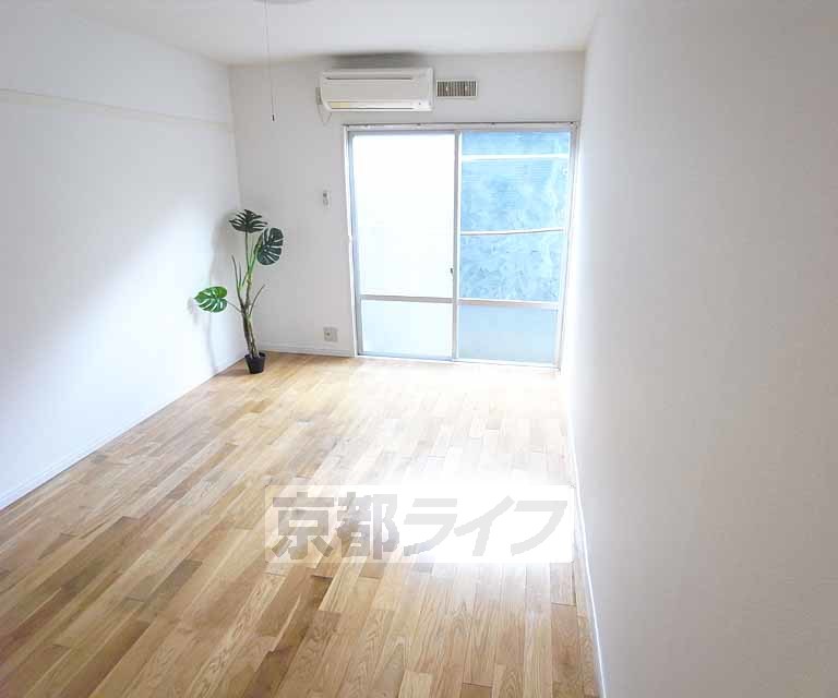 居室・リビング　きれいなお部屋です