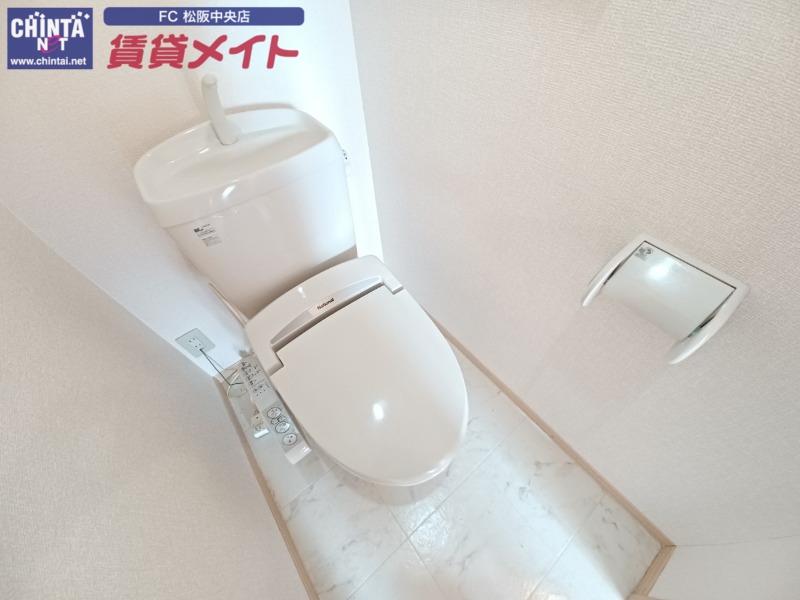 トイレ　同型参考写真