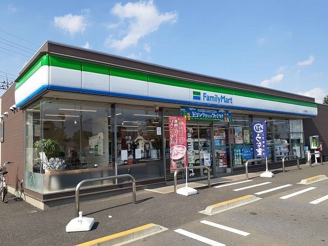 コンビニ　ファミリーマート守谷鈴塚店（コンビニ）まで380m