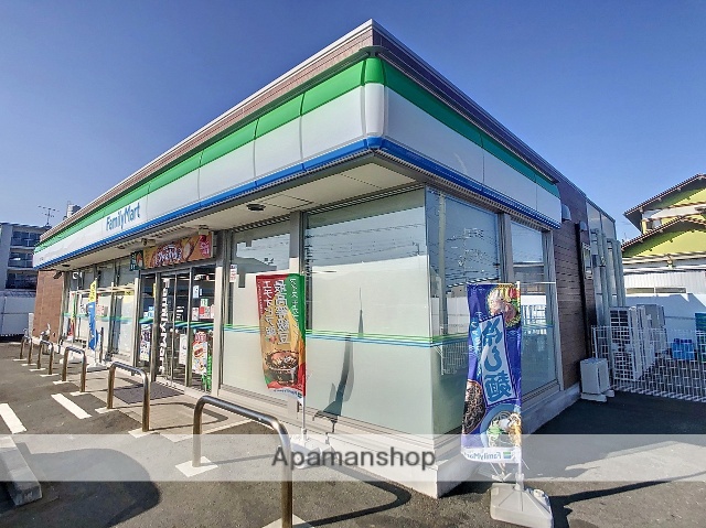 コンビニ　ファミリーマート（コンビニ）まで515m