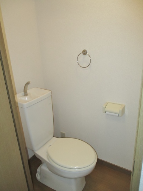 トイレ　清潔感のあるトイレです