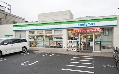 コンビニ　ファミリーマート 杉並成田東三丁目店（コンビニ）まで113m