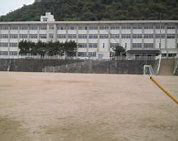 中学校　四郷中学校（中学校）まで1100m