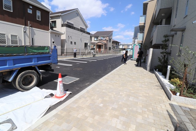 駐車場　敷地内駐車場