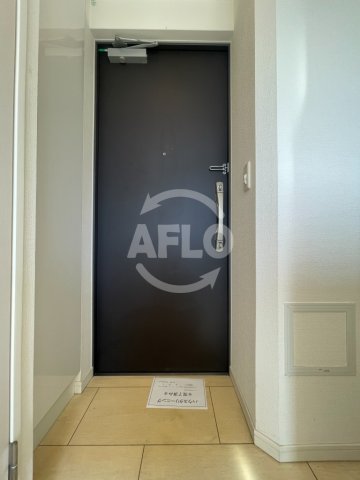 玄関　レジュールアッシュ梅田WEST　玄関