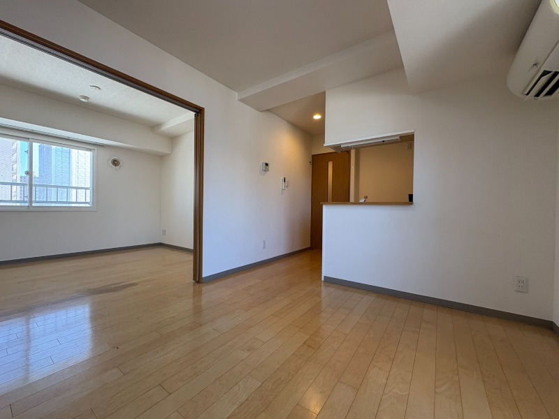 居室・リビング　広くてキレイなお部屋が広がっていて、充実した生活が送れそう。