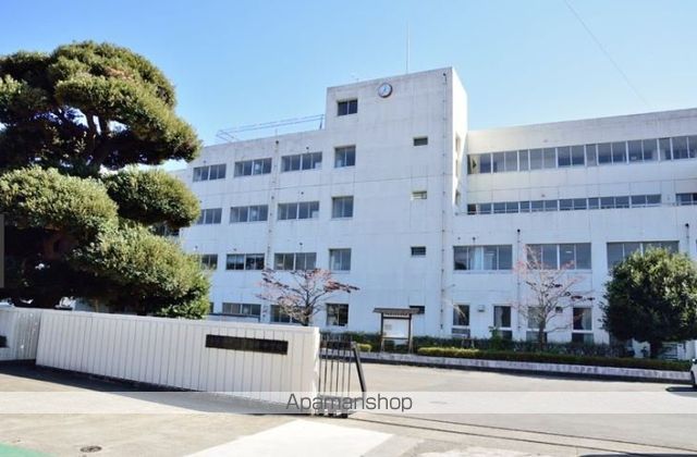 中学校　伊勢原市立伊勢原中学校（中学校）まで386m