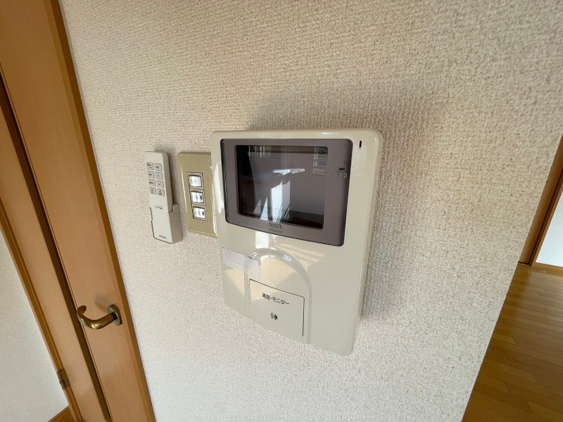 その他設備　ＴＶモニター付インターホンです。来客者の顔が見えるので安心！