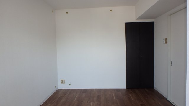 その他部屋・スペース　洋室５．５帖です！キッチンとつなげて広々使うこともできます♪