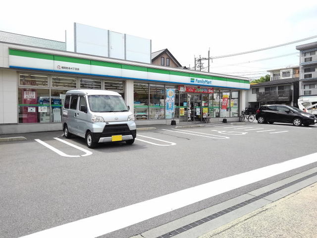 コンビニ　ファミリーマート福岡弥永4丁目（コンビニ）まで750m