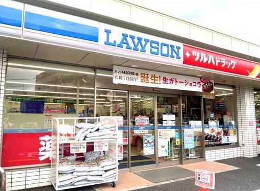 コンビニ　ローソンツルハドラッグ杉並和田店（コンビニ）まで73m