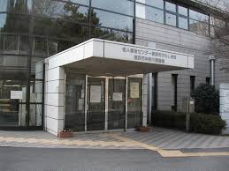 図書館　横浜市神奈川図書館（図書館）まで654m