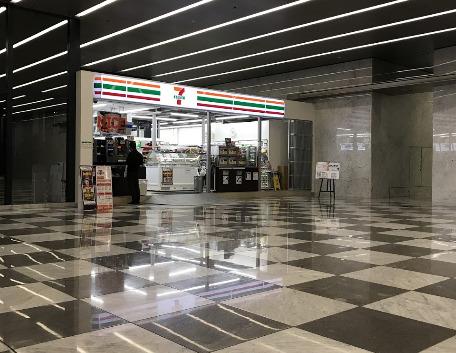 コンビニ　セブンイレブン 7FS芝浦スクエアビル店（コンビニ）まで448m