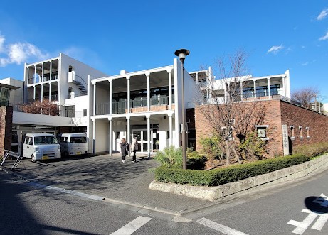 高校・高専　普連土学園（高校・高専）まで452m