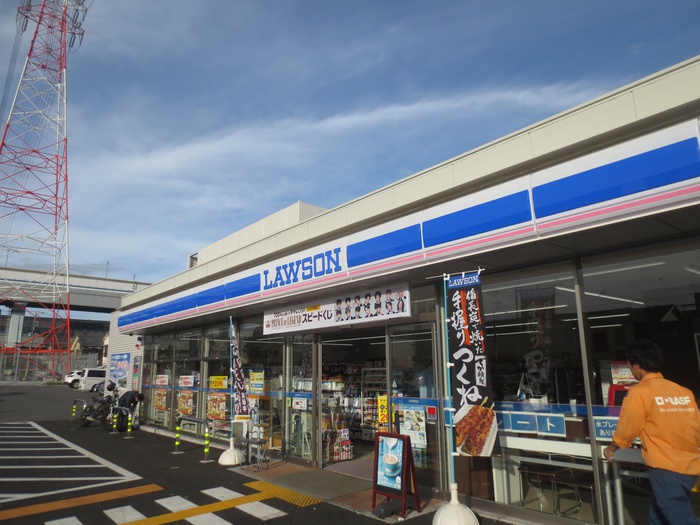 コンビニ　ローソン（コンビニ）まで500m