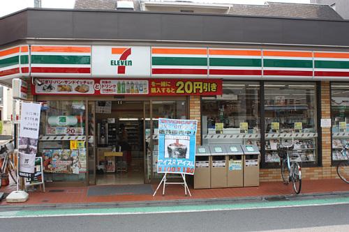 コンビニ　セブンイレブン 世田谷喜多見駅前店（コンビニ）まで323m