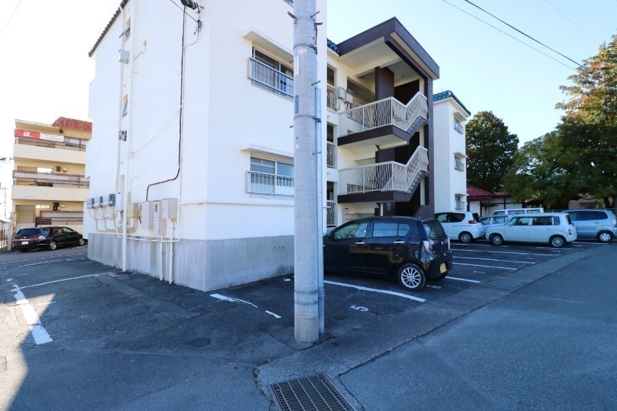 駐車場　駐車場