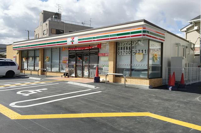 コンビニ　セブンイレブン大阪桑津5丁目店（コンビニ）まで373m
