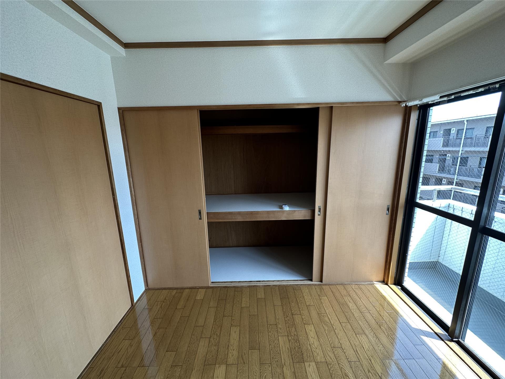 収納　一面収納で荷物の多い方でも安心