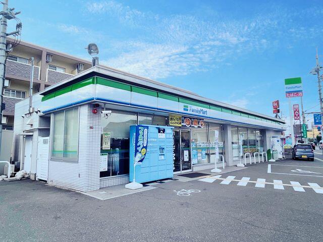 コンビニ　ファミリーマート 高槻古曽部店（コンビニ）まで448m