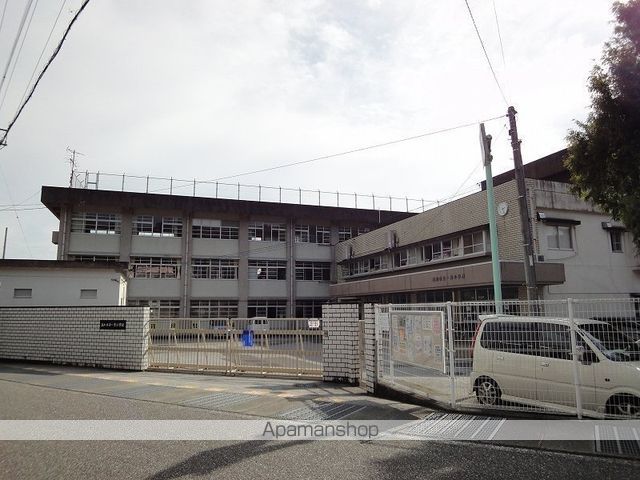 小学校　高知市立一宮小学校（小学校）まで782m