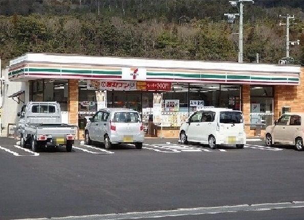 コンビニ　セブンイレブン（コンビニ）まで1200m