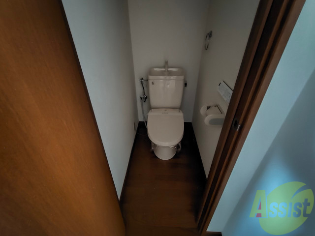 トイレ　トイレはウォシュレット機能付きで使いやすいですね！