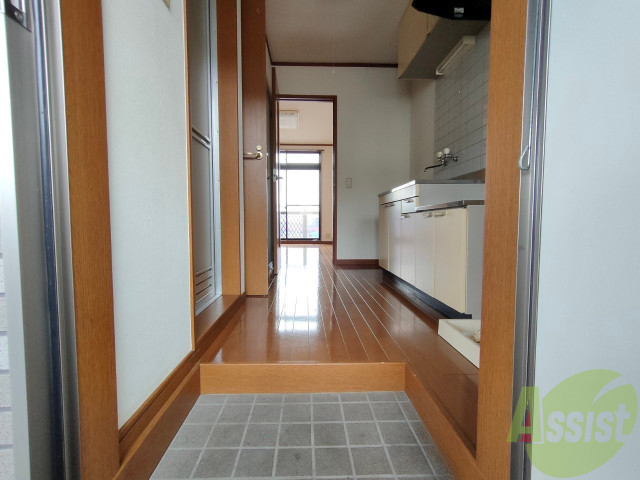 玄関　玄関部分から撮影しました。居室が見えない構造です。