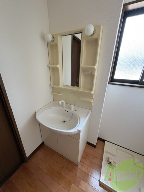 その他部屋・スペース　こちらは６帖の洋室になります。収納もございます。