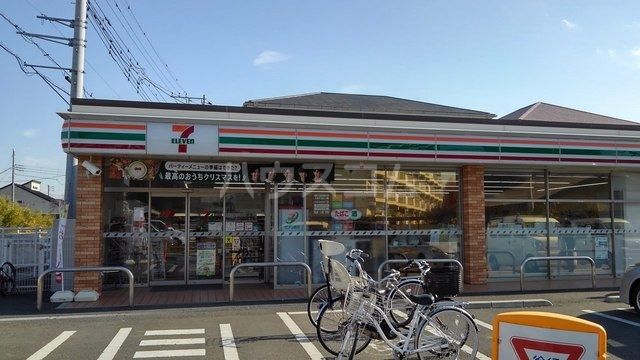 コンビニ　セブンイレブン 平塚纏店（コンビニ）まで713m