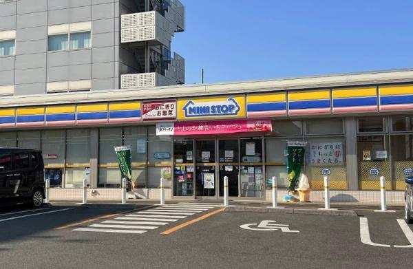 コンビニ　ミニストップ　町田旭町店（コンビニ）まで383m
