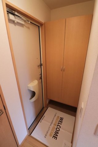 玄関　シューズボックス付きの玄関です☆