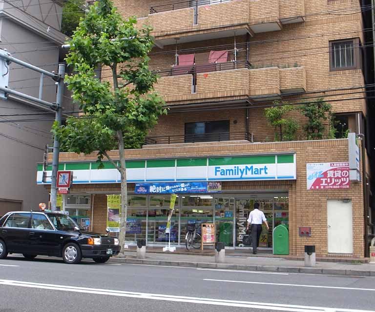 コンビニ　ファミリーマート四条大宮店（コンビニ）まで307m