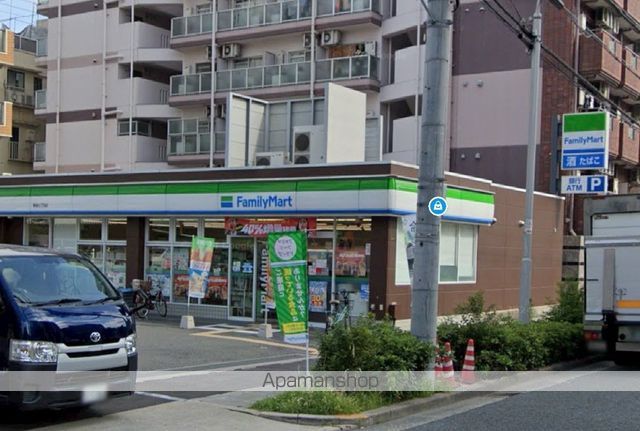 コンビニ　ファミリーマート（コンビニ）まで325m