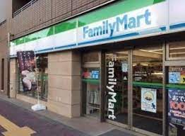 コンビニ　ファミリーマート本駒込六丁目店（コンビニ）まで298m