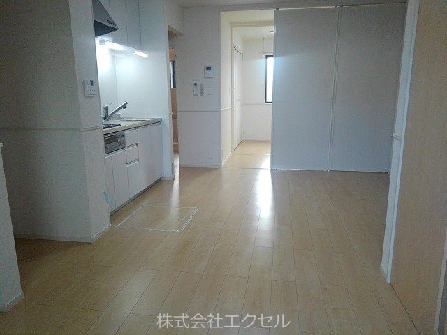 居室・リビング　フローリングの室内です。
