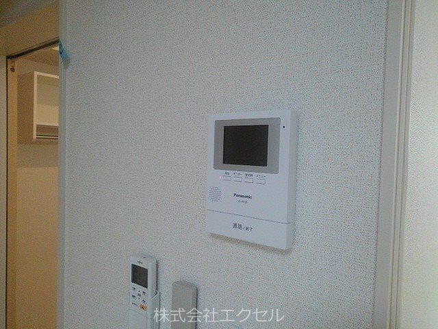セキュリティ　モニター付きドアホンで安心です。