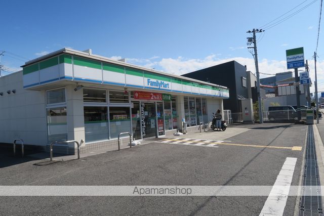 コンビニ　ファミリーマート和泉芦部町店（コンビニ）まで413m