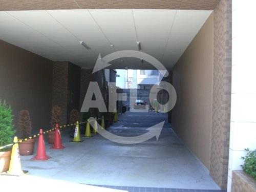 駐車場　アスリート難波WEST　駐車場入口