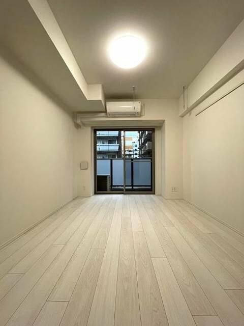 居室・リビング　別部屋反転写真