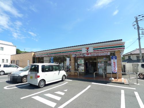 コンビニ　セブンイレブン横須賀芦名1丁目店（コンビニ）まで629m