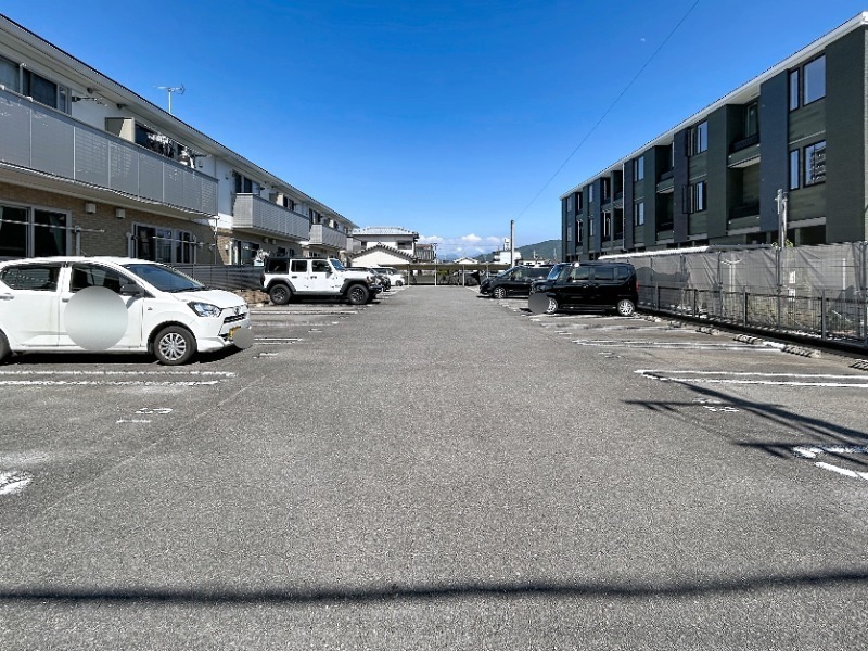 駐車場　駐車場