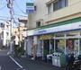 コンビニ　ファミリーマート 文京向丘二丁目店（コンビニ）まで268m