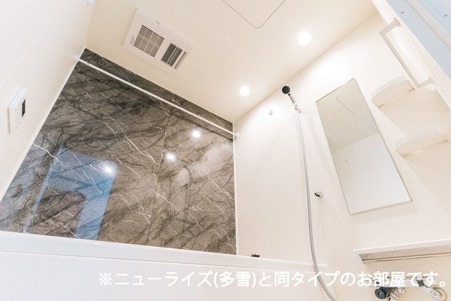 バス・シャワールーム　ゆったり過ごせるお風呂です