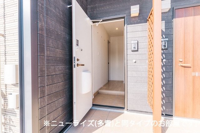 玄関　収納もある玄関です