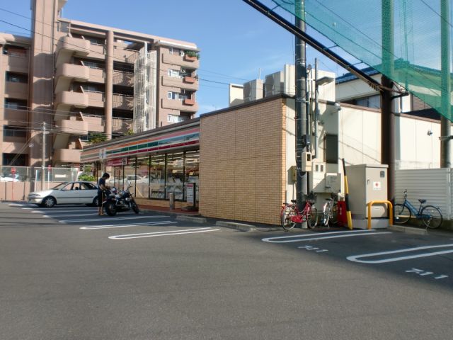コンビニ　セブンイレブン（コンビニ）まで490m