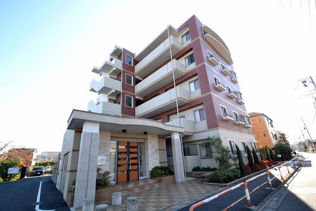 建物外観　おしゃれな外観オートロック付き