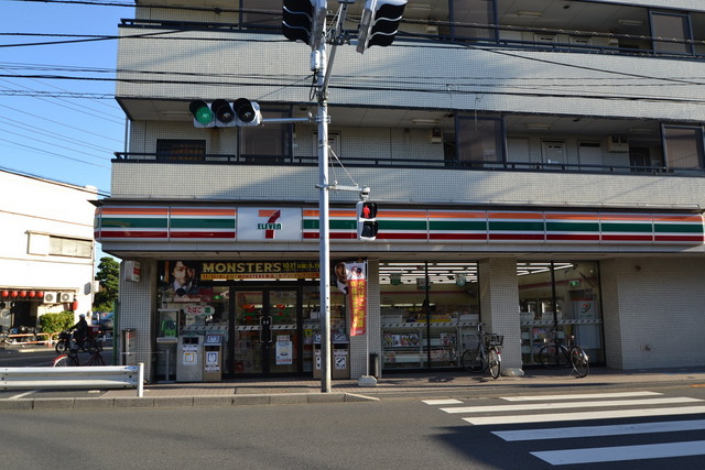 コンビニ　コンビニ（コンビニ）まで73m