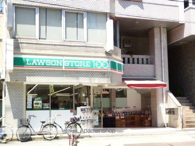 コンビニ　ローソンストア１００（コンビニ）まで82m